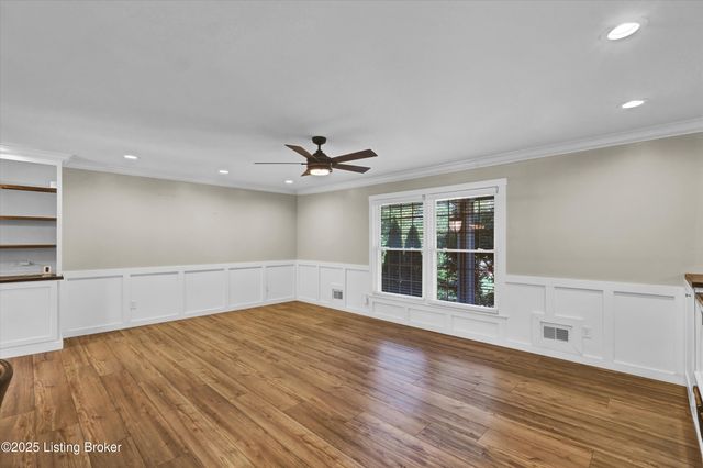 9305 Hi View Ln, Louisville, KY 40272