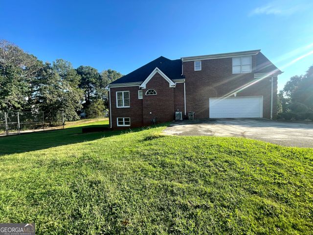 140 Lake Lucinda Drive, Covington, GA 30016