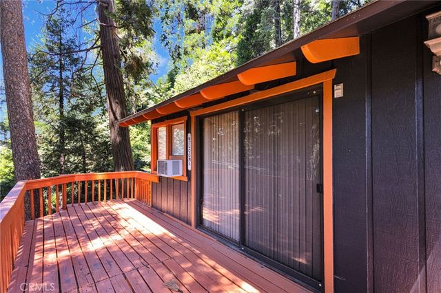739 Lake Drive, Lake Arrowhead, CA 92385