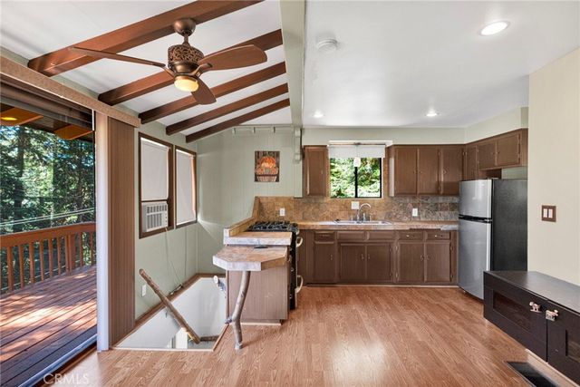 739 Lake Drive, Lake Arrowhead, CA 92385