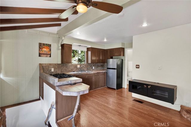 739 Lake Drive, Lake Arrowhead, CA 92385
