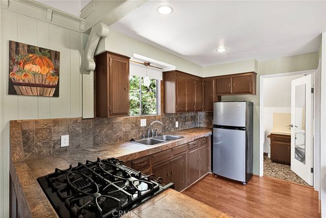 739 Lake Drive, Lake Arrowhead, CA 92385