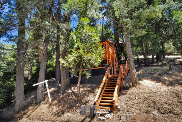 739 Lake Drive, Lake Arrowhead, CA 92385