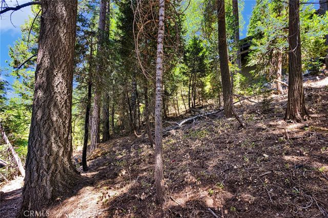 739 Lake Drive, Lake Arrowhead, CA 92385