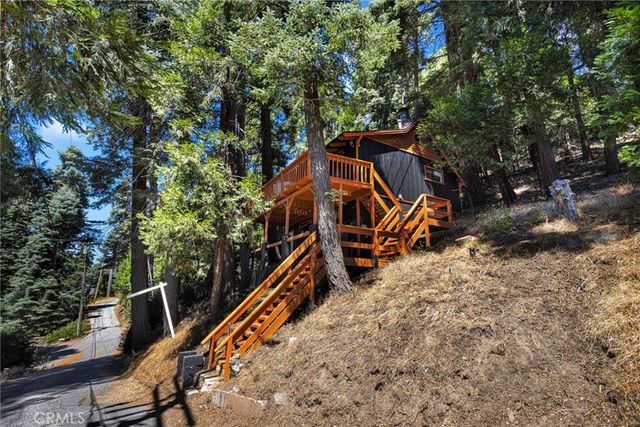 739 Lake Drive, Lake Arrowhead, CA 92385