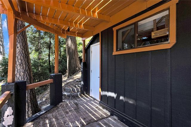 739 Lake Drive, Lake Arrowhead, CA 92385