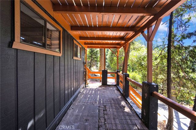 739 Lake Drive, Lake Arrowhead, CA 92385