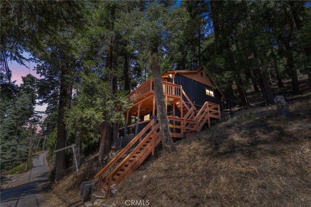 739 Lake Drive, Lake Arrowhead, CA 92385