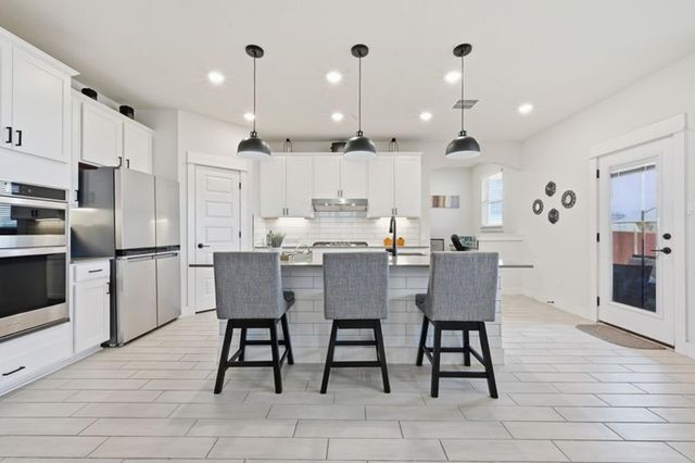 425 Purple Heart DR, Buda, TX 78610