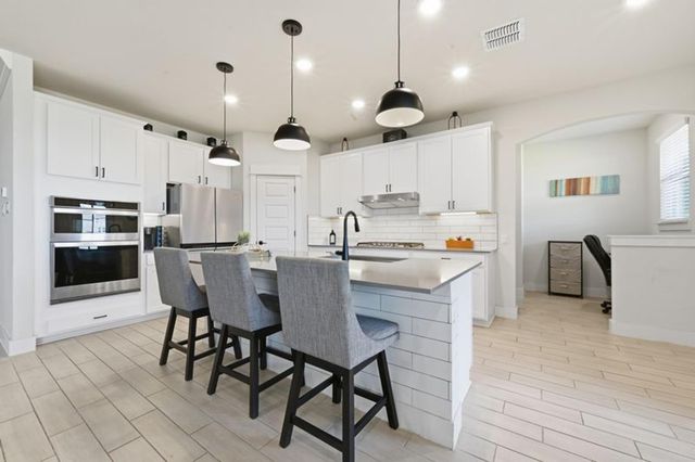 425 Purple Heart DR, Buda, TX 78610