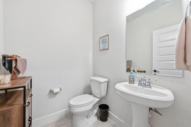 425 Purple Heart DR, Buda, TX 78610