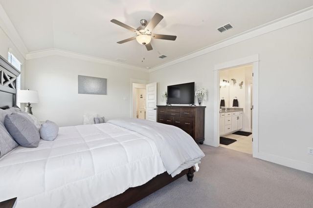 425 Purple Heart DR, Buda, TX 78610