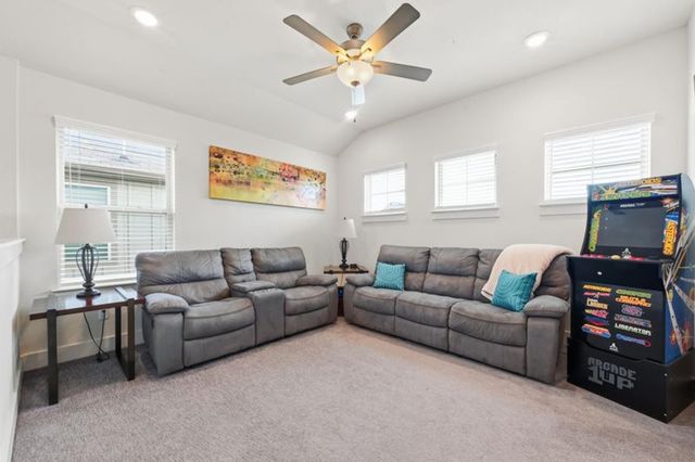 425 Purple Heart DR, Buda, TX 78610