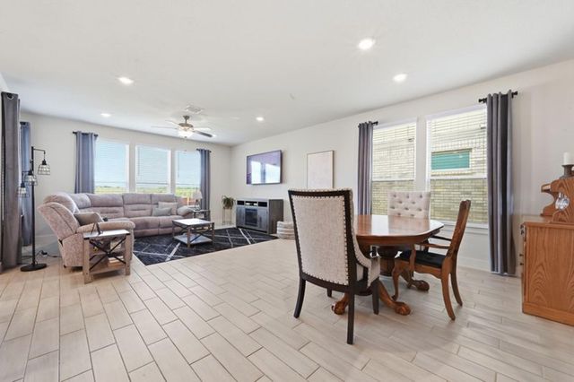 425 Purple Heart DR, Buda, TX 78610