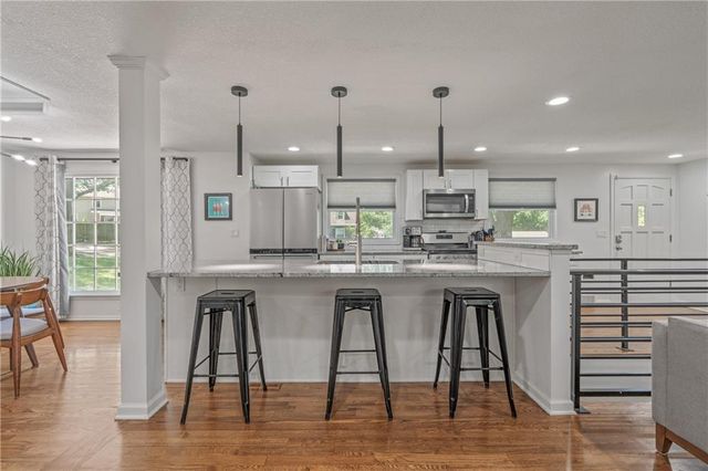 4916 W 78th Place, Prairie Village, KS 66208