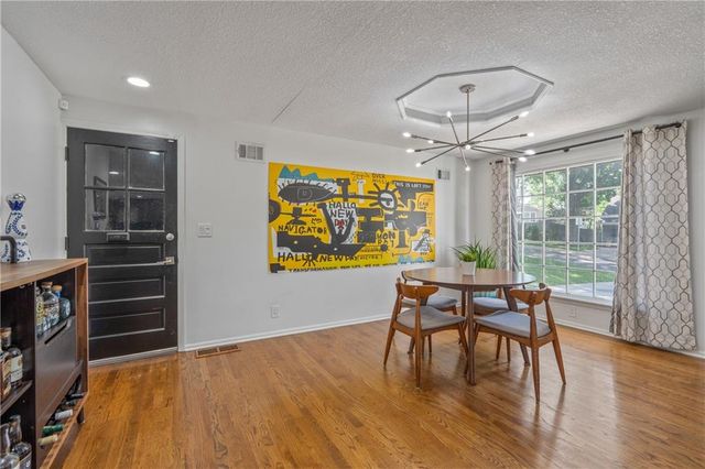 4916 W 78th Place, Prairie Village, KS 66208