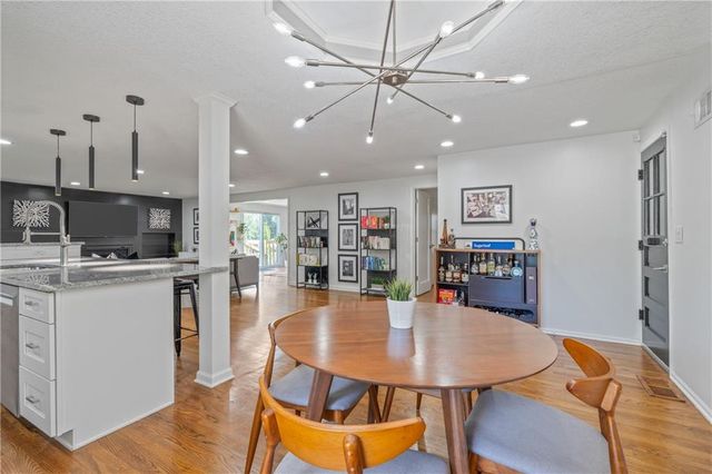 4916 W 78th Place, Prairie Village, KS 66208