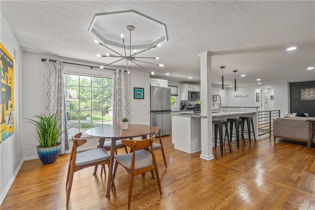 4916 W 78th Place, Prairie Village, KS 66208