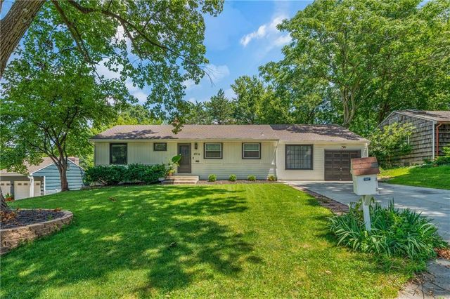 4916 W 78th Place, Prairie Village, KS 66208