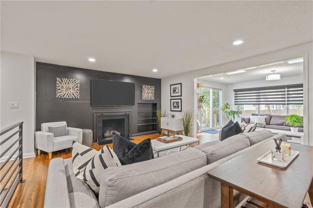 4916 W 78th Place, Prairie Village, KS 66208