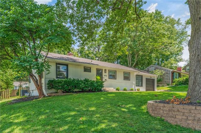 4916 W 78th Place, Prairie Village, KS 66208