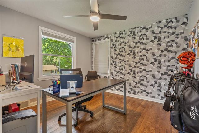 4916 W 78th Place, Prairie Village, KS 66208