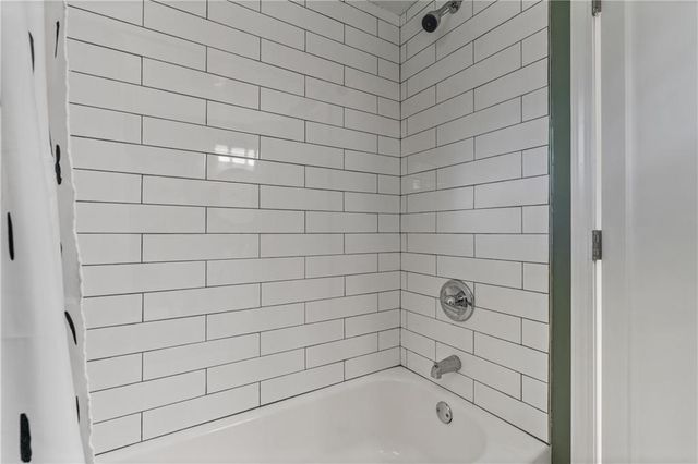4916 W 78th Place, Prairie Village, KS 66208