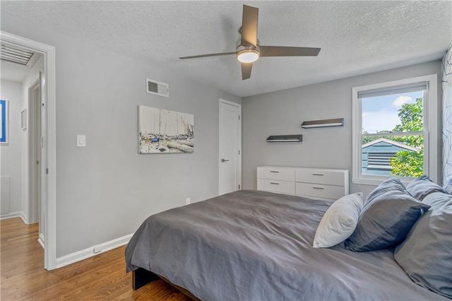 4916 W 78th Place, Prairie Village, KS 66208
