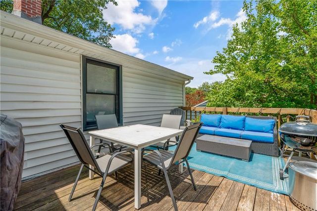 4916 W 78th Place, Prairie Village, KS 66208