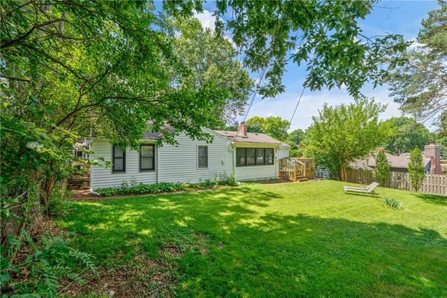 4916 W 78th Place, Prairie Village, KS 66208