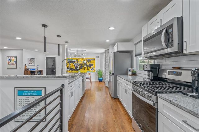 4916 W 78th Place, Prairie Village, KS 66208