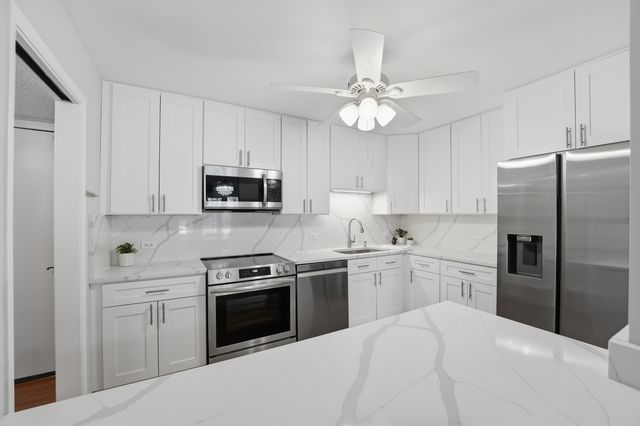 520 Biesterfield Road 119f, Elk Grove Village, IL 60007