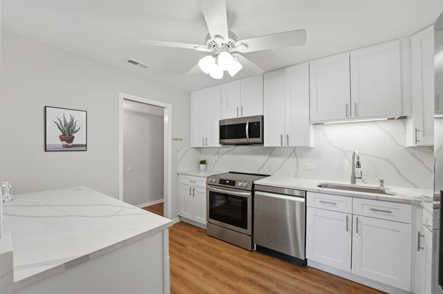 520 Biesterfield Road 119f, Elk Grove Village, IL 60007