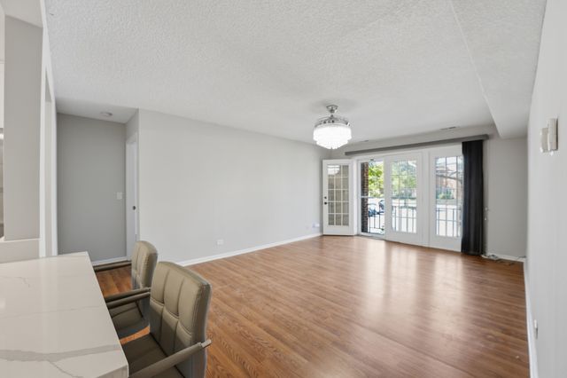 520 Biesterfield Road 119f, Elk Grove Village, IL 60007