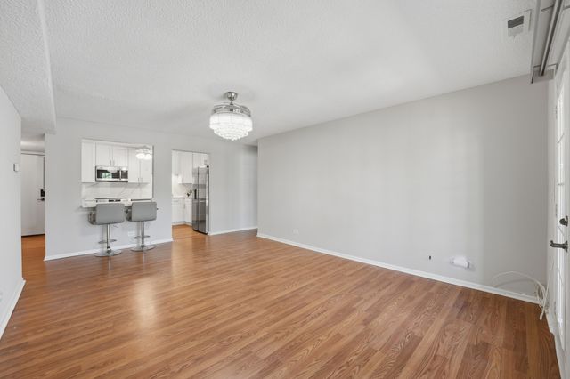 520 Biesterfield Road 119f, Elk Grove Village, IL 60007