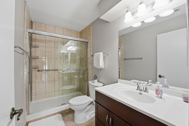 520 Biesterfield Road 119f, Elk Grove Village, IL 60007