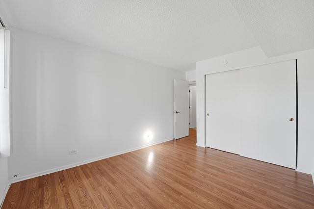 520 Biesterfield Road 119f, Elk Grove Village, IL 60007