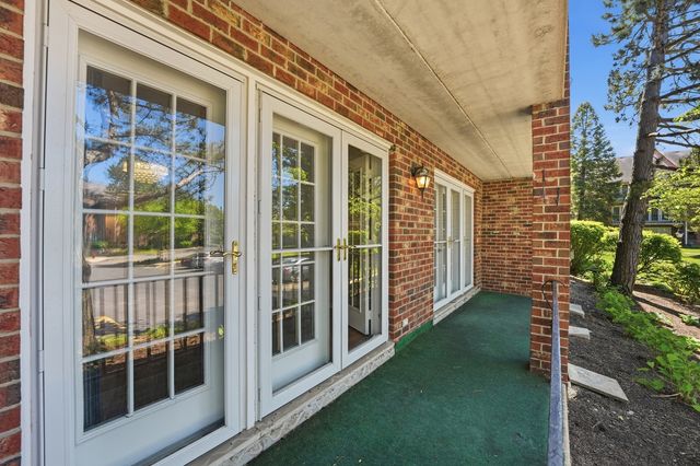 520 Biesterfield Road 119f, Elk Grove Village, IL 60007