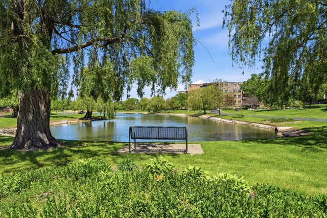 520 Biesterfield Road 119f, Elk Grove Village, IL 60007