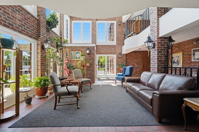 520 Biesterfield Road 119f, Elk Grove Village, IL 60007