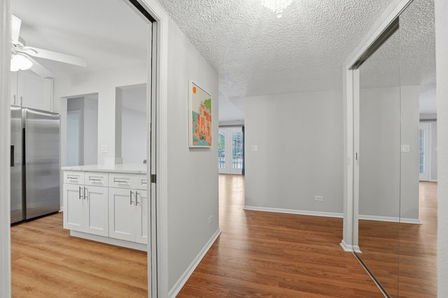 520 Biesterfield Road 119f, Elk Grove Village, IL 60007