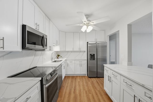 520 Biesterfield Road 119f, Elk Grove Village, IL 60007