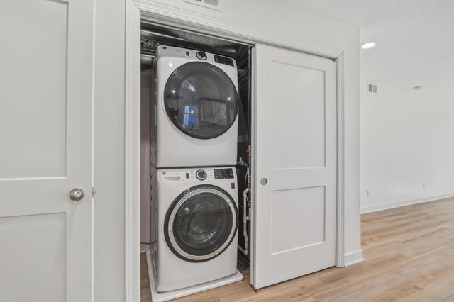 1195 Bush Avenue, Saint Paul, MN 55106