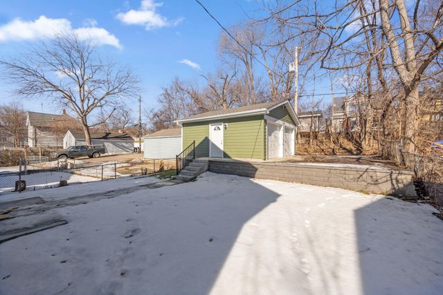 1195 Bush Avenue, Saint Paul, MN 55106