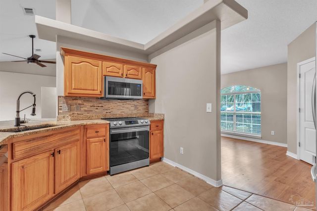 3933 Harbors Port St, Pace, FL 32571