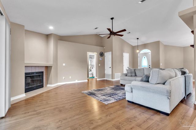 3933 Harbors Port St, Pace, FL 32571