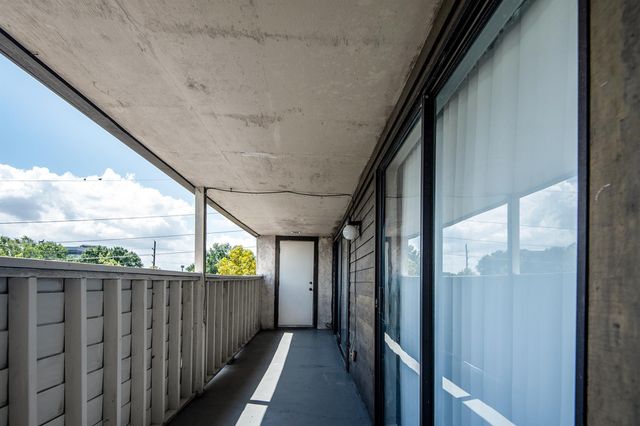 3085 Walnut Bend Lane 35, Houston, TX 77042