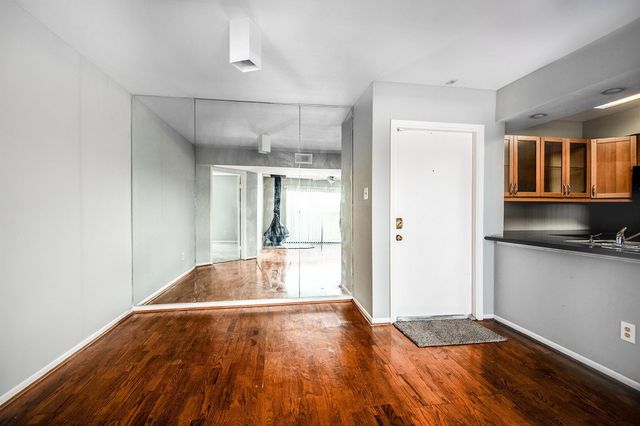 3085 Walnut Bend Lane 35, Houston, TX 77042