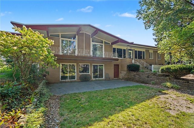 2990 Mccormick Road, Silver Lake, OH 44224