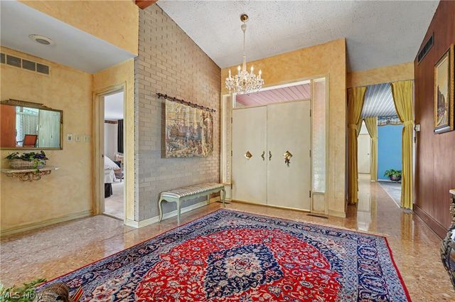 2990 Mccormick Road, Silver Lake, OH 44224
